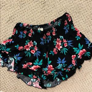 Hollister floral shorts